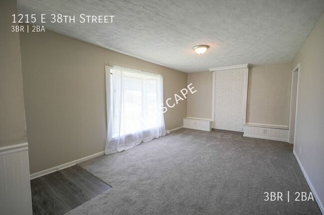 Building Photo - 1215 E 38th St