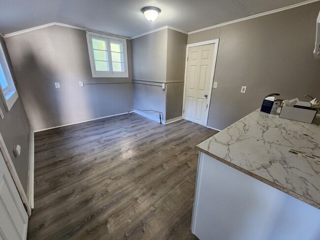 Building Photo - 2 Bedroom Single Family Home!