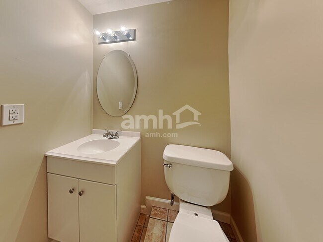 Building Photo - 8518 Woodcreek Dr