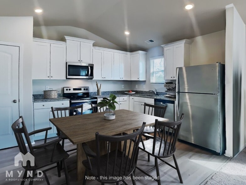 Building Photo - 386 Ivy Bank Dr