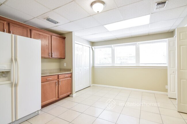 Building Photo - 2554 Lake Ellen Cir