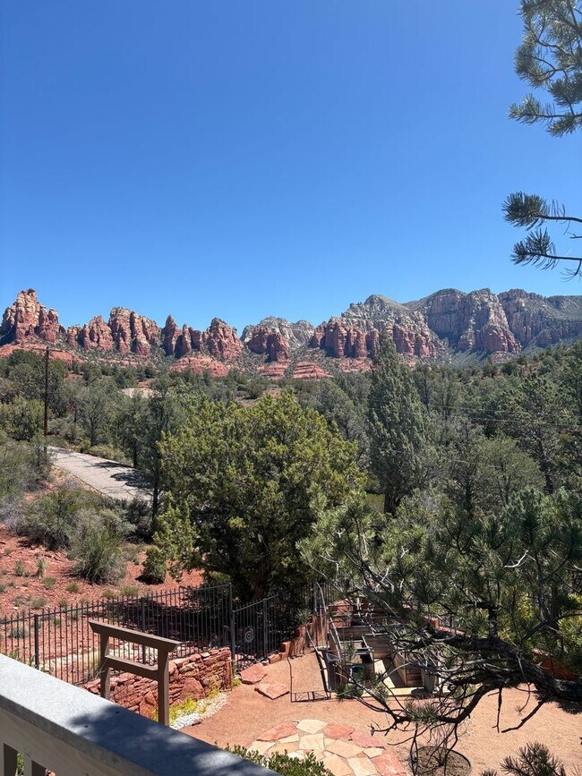 Building Photo - Unfurnished, 1-year long-term rental, Procure Only