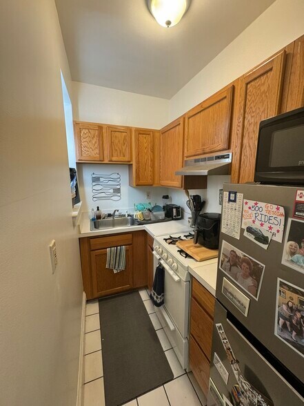 Building Photo - 115 Norway St