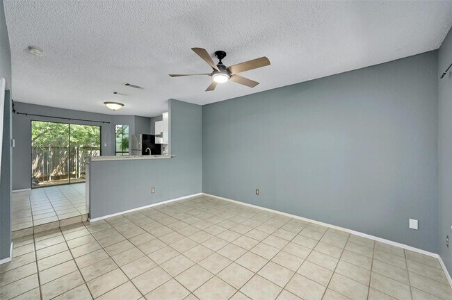 Building Photo - 1411 Gracy Farms Ln