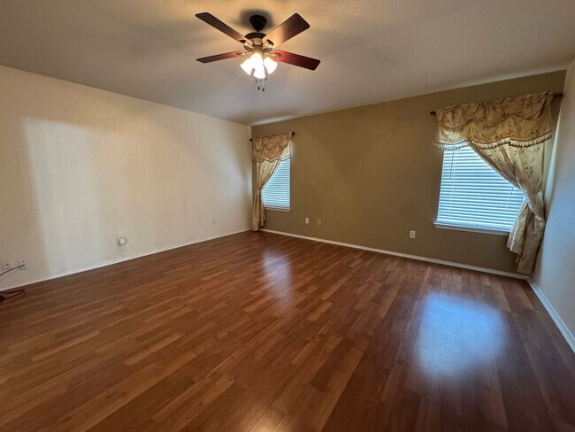 Building Photo - 204 Lottie Ln