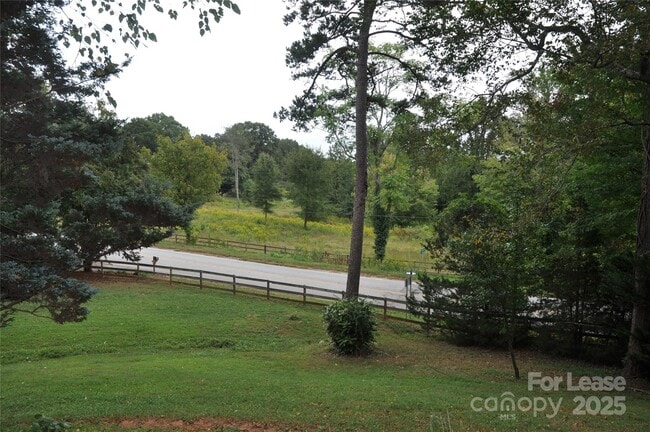 Building Photo - 196 Ridge Rd