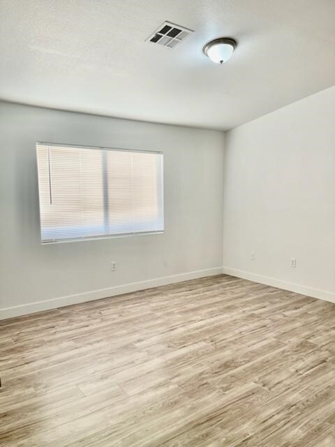 Building Photo - 2110 Los Feliz St