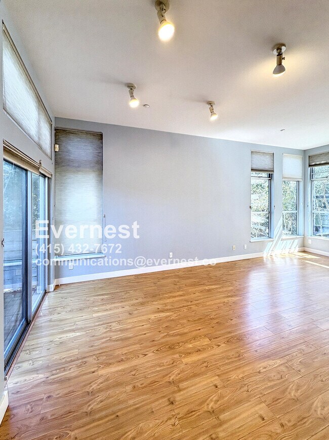 Building Photo - Beautiful 2 bed 2 bath in Oakland!