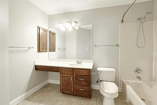 Building Photo - 10905 Claywood Dr