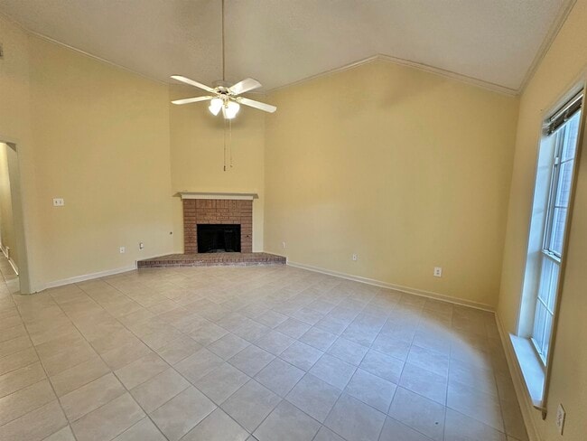 Building Photo - 596 W Ashley Glen Cir
