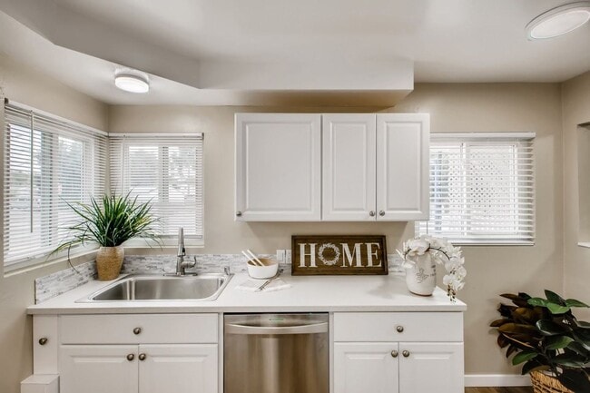 Building Photo - Renovated La Mesa home for rent with a lar...