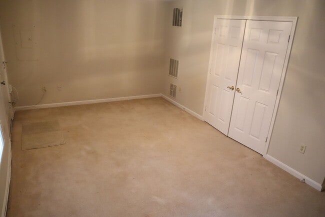 Building Photo - Premium Townhome in Kentlands Hill District