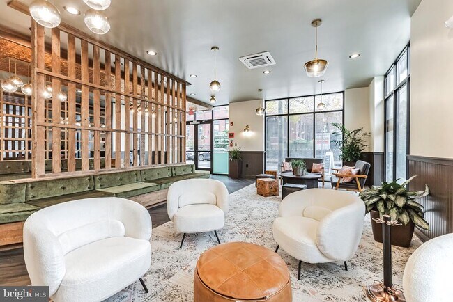 Building Photo - 5801 Ridge Ave