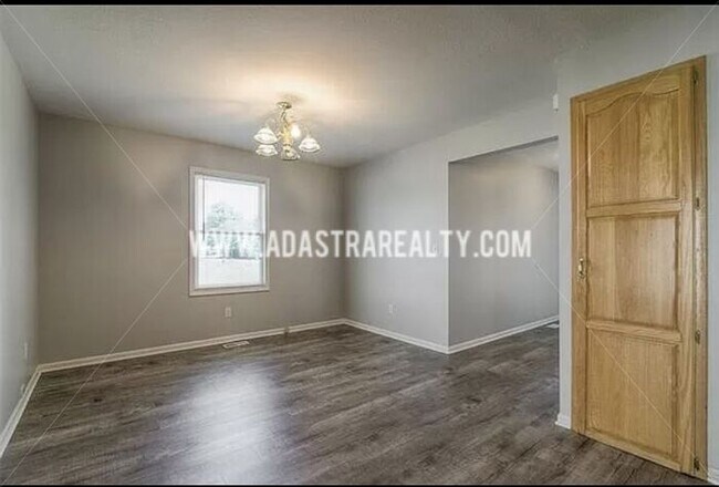 Building Photo - Spacious 3 Bed/2.5 Duplex in Louisburg-Available NOW!!