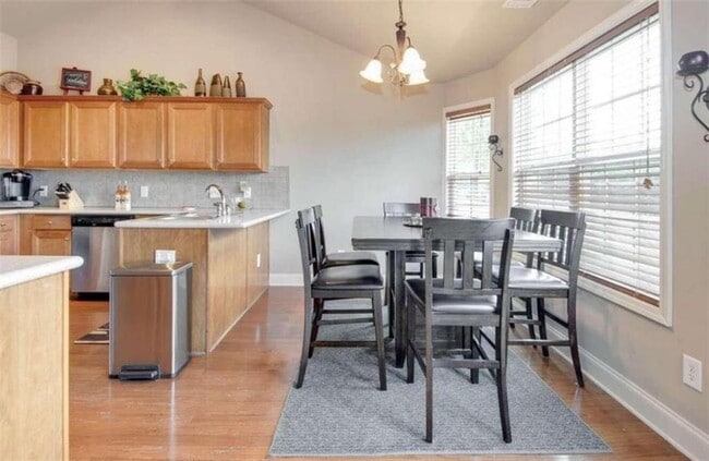 Building Photo - 4217 Brentwood Dr
