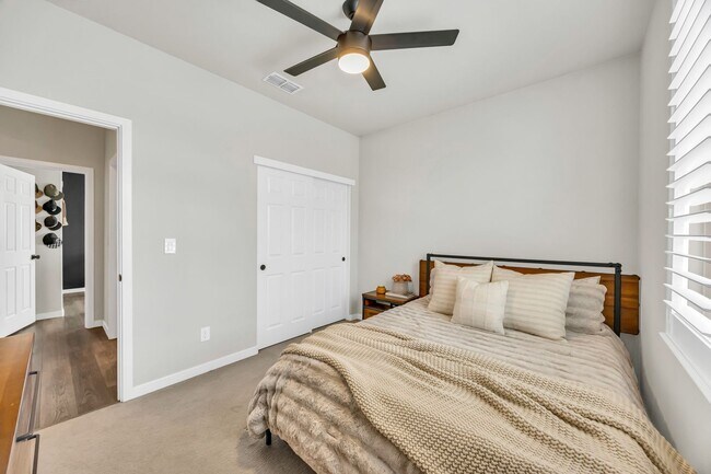 Building Photo - Newer Home on Large Corner Lot with Lots of Natural Light!