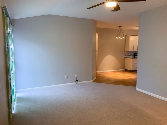 Building Photo - 1207 Shaun Dr