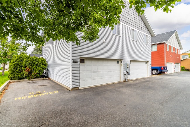 Building Photo - 931 N Goldenrod Ct