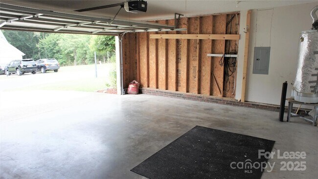 Building Photo - 2309 Ivy Run Dr