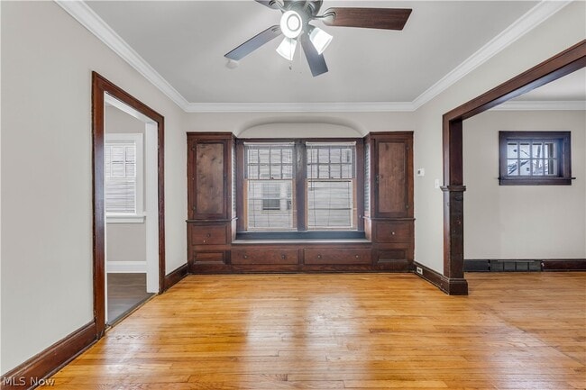 Building Photo - 9609 Sladden Ave