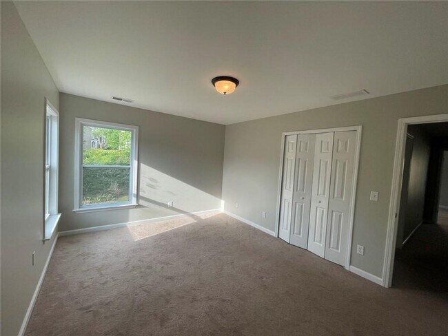 Building Photo - 807 Slope Creek Way