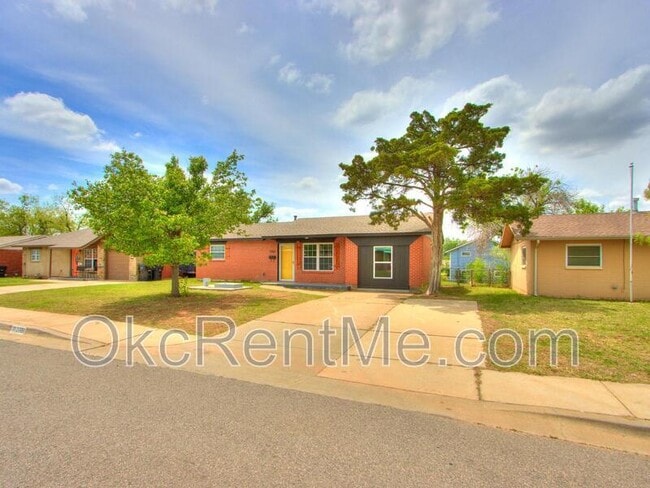 Building Photo - 2701 Yorkshire Ave