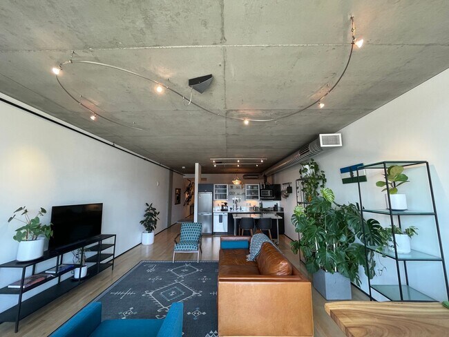 Building Photo - Prime Location in the Heart of the Pearl i...