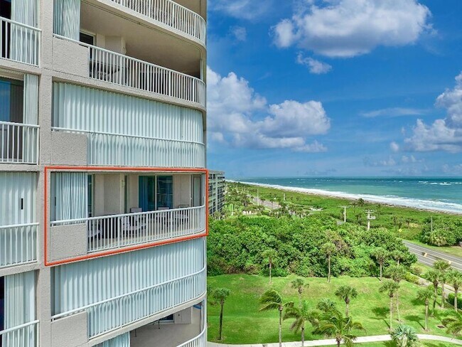 Building Photo - 5051 N Hwy A1A