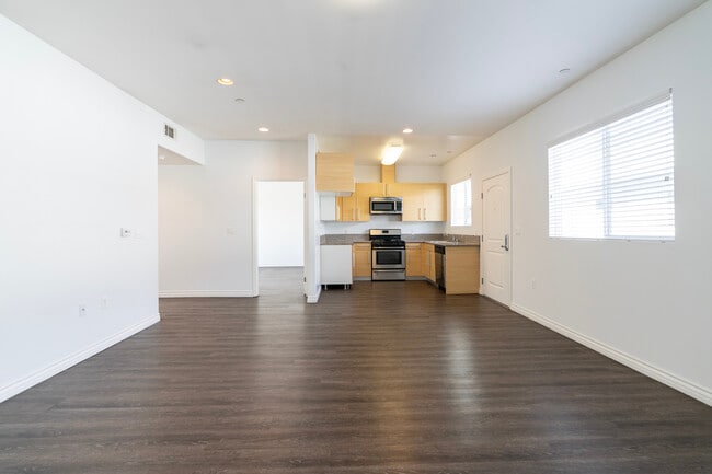 Building Photo - Keswick 45