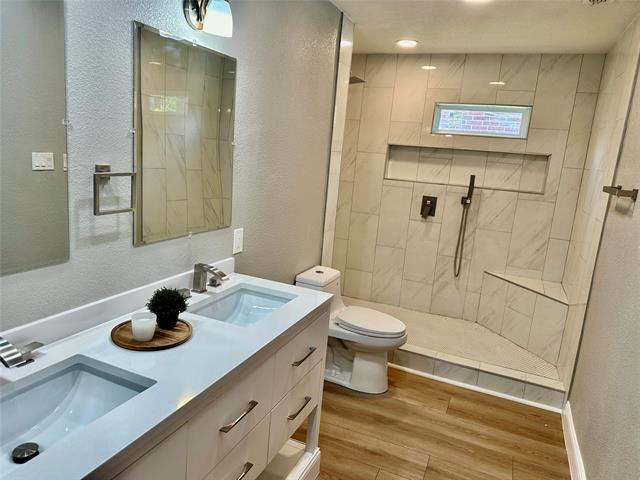 Building Photo - 4428 San Fernando Ln