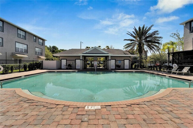 Building Photo - Townhome For Rent in Lake Brandon!