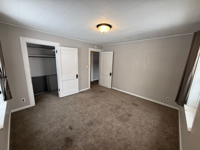 Building Photo - 119/121 W Kemp