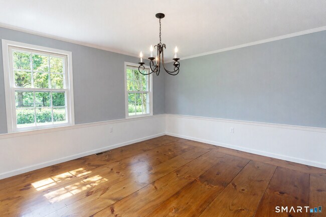 Building Photo - 50 Fox Den Rd