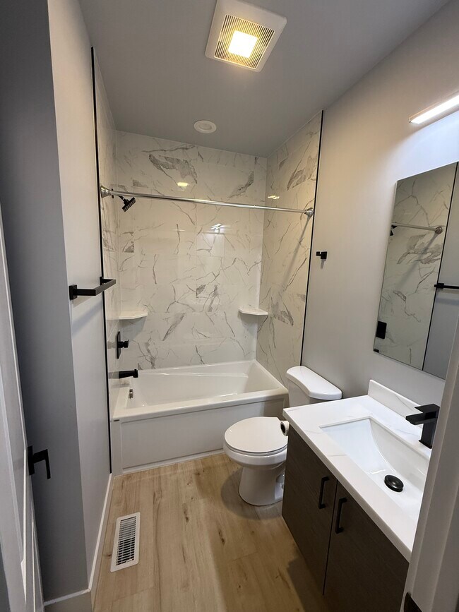 Building Photo - 3990 S Birch Cove Dr