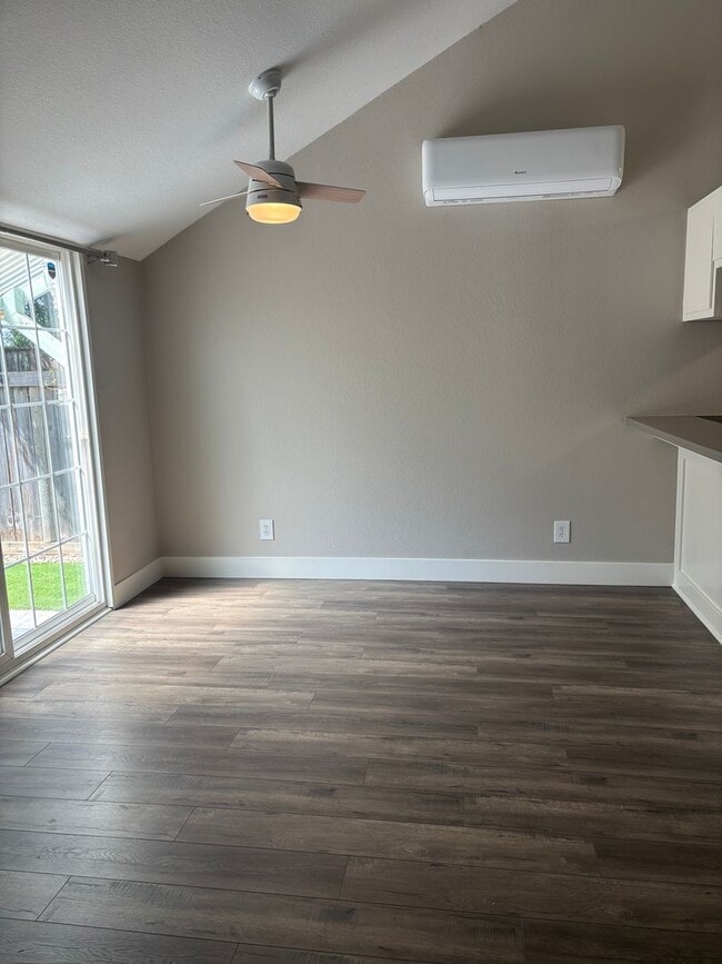 Building Photo - Renovated two bedroom two bath townhome, Windsor!!