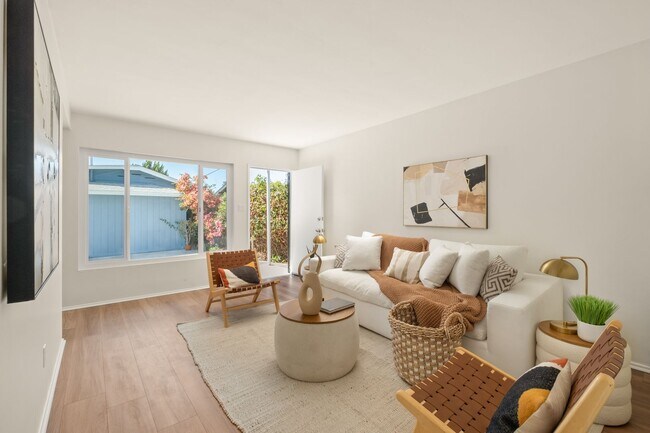 Building Photo - 4419–4423 Mississippi St — fully renovated with designer finishes throughout!