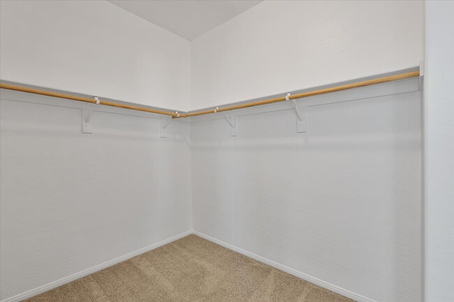 Building Photo - Gorgeous 4BR/2.5BA/2GA Two-Story Gem in Gated Community!