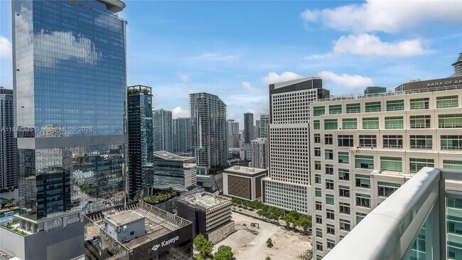 Building Photo - 950 Brickell Bay Dr