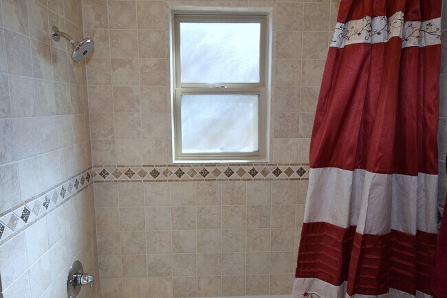 Building Photo - Pristine NE Home! NEW KITCHEN LA CUEVA S.D...