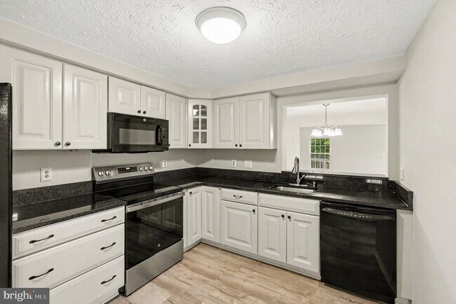 Building Photo - 15097 Mill Spring Dr
