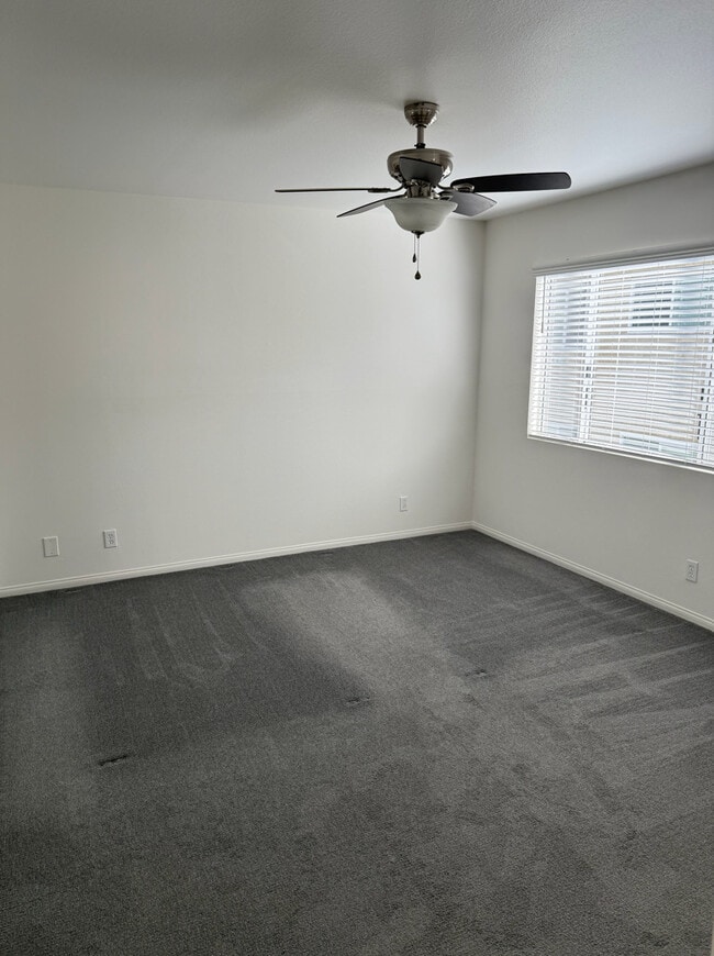 Building Photo - 129 Concord St