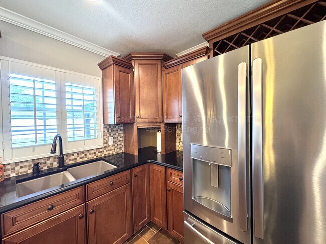 Building Photo - 3465 Balsam Dr