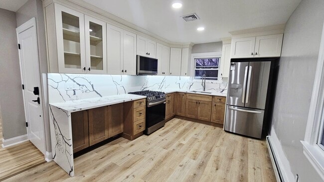 Building Photo - 29 Bryant Pl