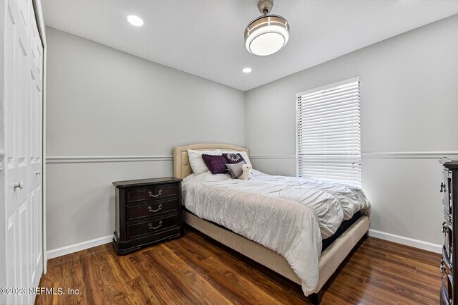 Building Photo - 9126 Trevi Cir W