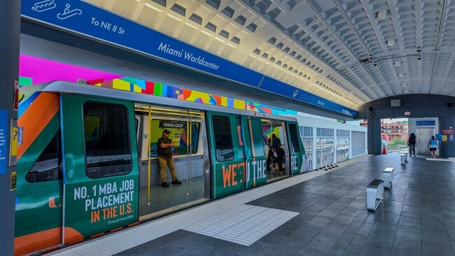 Building Photo - 851 NE 1st Ave