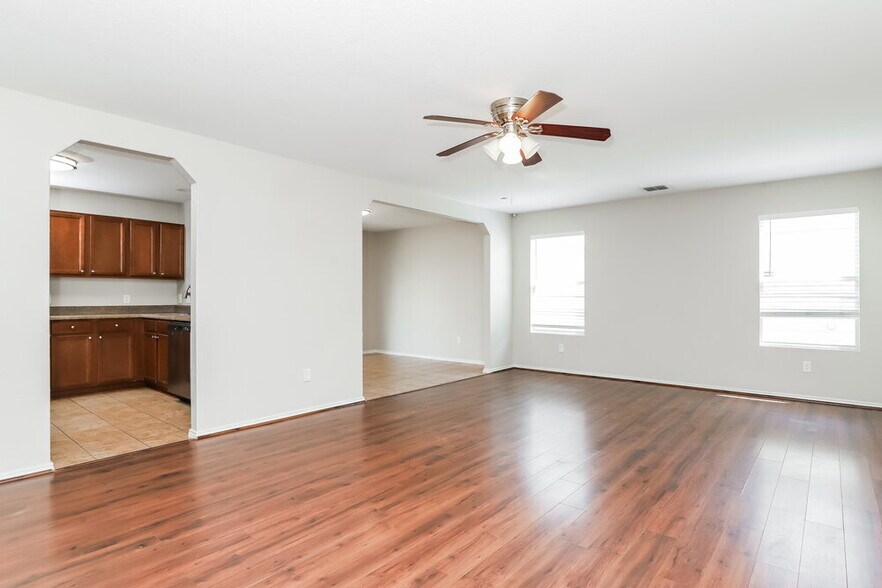 Building Photo - 11911 Pure Silver