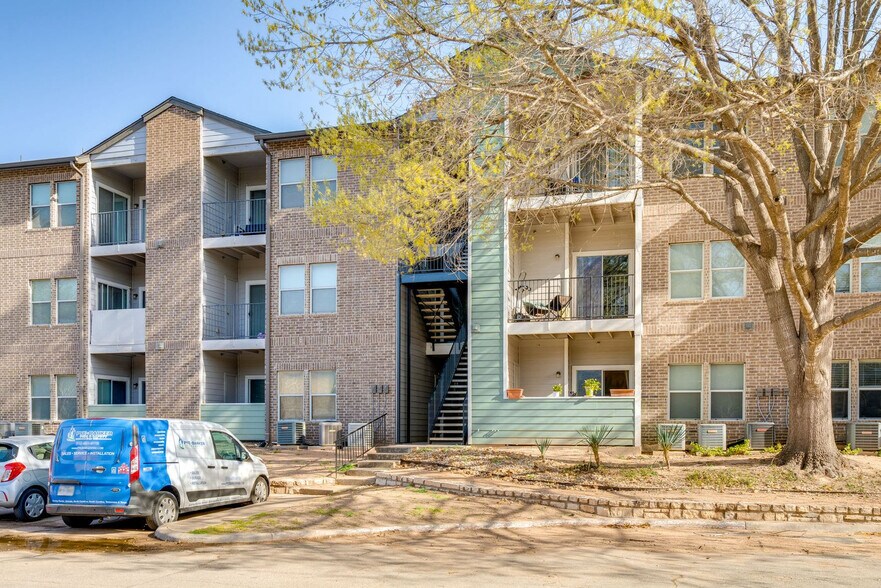 Building Photo - 12166 Metric Blvd