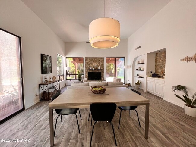 Building Photo - 5848 Bright Star Dr