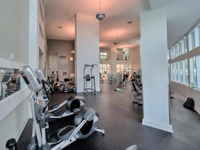 Building Photo - 1900 N Bayshore Dr