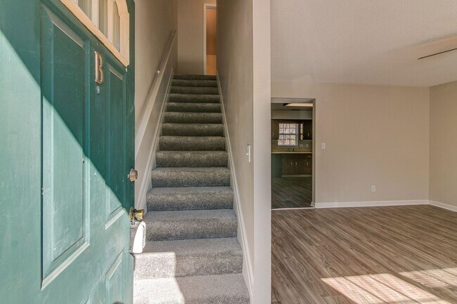 Building Photo - 1244 Parkway Pl